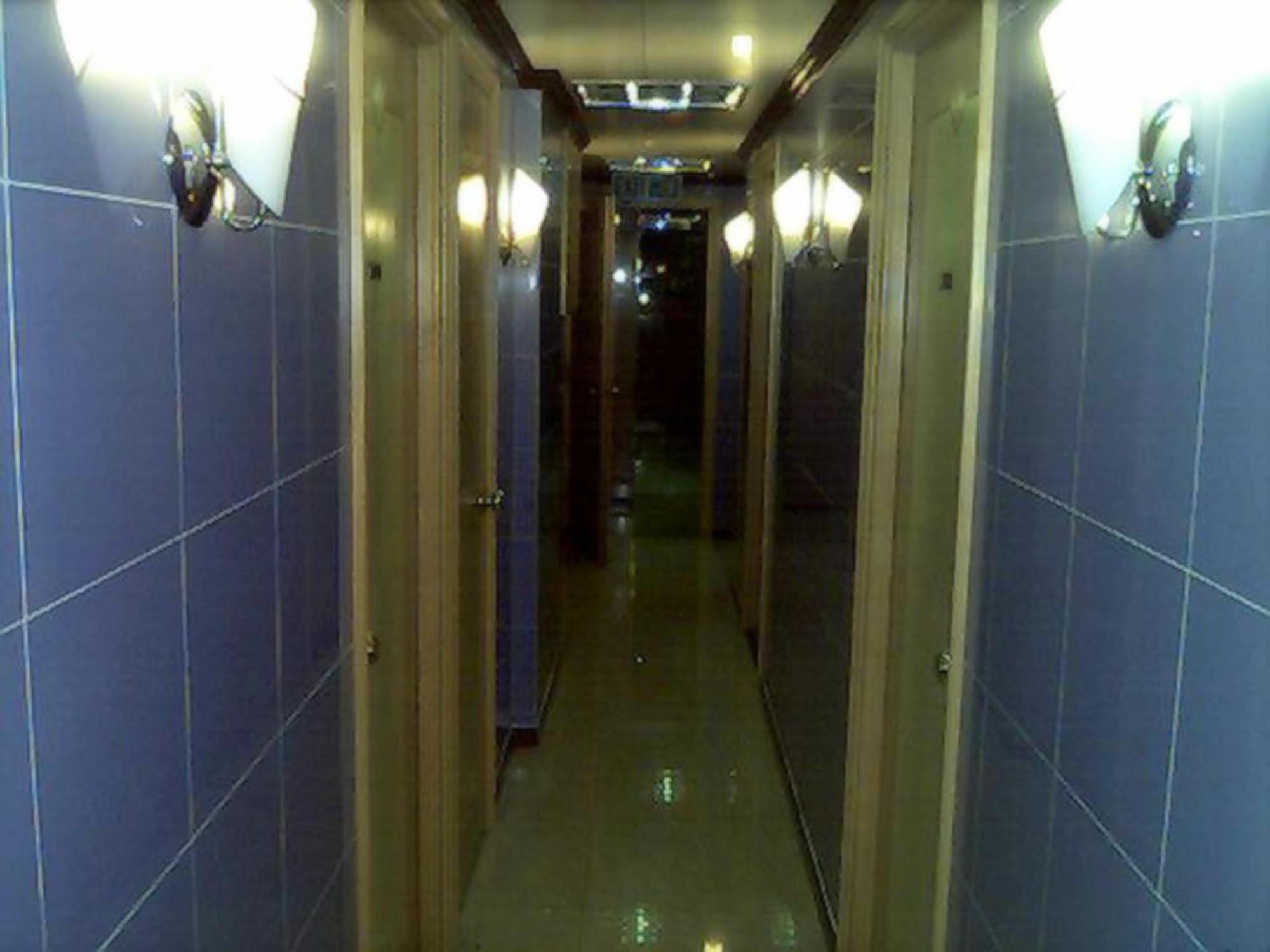 Oriental Pearl Budget Hotel Гонконг Экстерьер фото